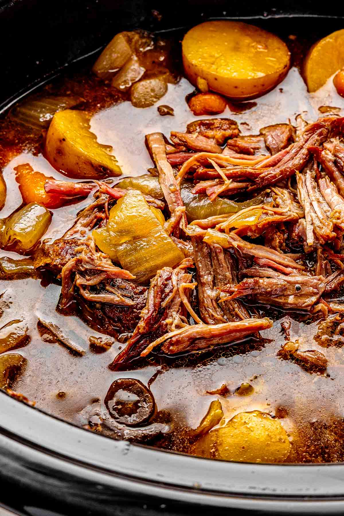 Easy Slow Cooker Pot Roast: Your Cozy Winter Comfort Food